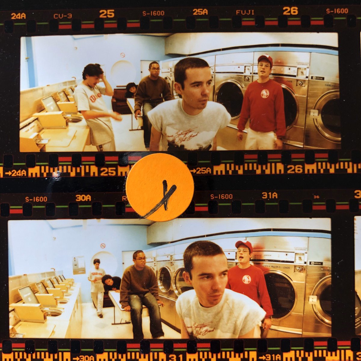 TheAvalanches's tweet image. Steve Gullick photo shoot - 2000 

#TimsTwitterListeningParty #sinceileftyou