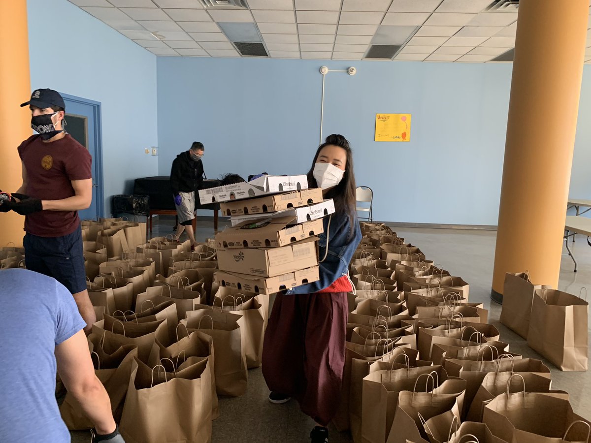 It made me feel better and relieved that there are people willing to help. I owe them so much. Everyday we have so many helpers. Today I want to thank again our local food pantry Vision Urbana for helping our community. We want to thank  @InvHandsDeliver and their volunteers. 2/