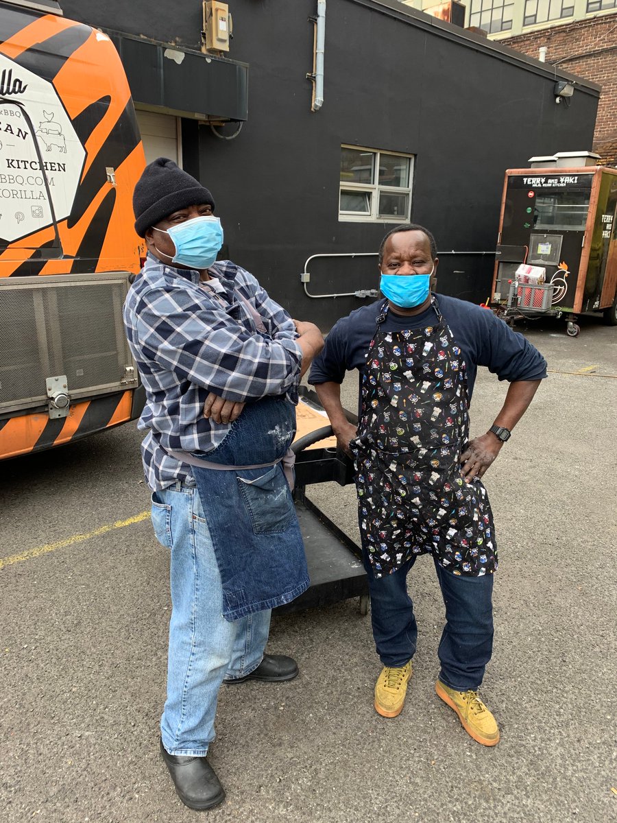 QnsBPRichards's tweet photo. 650 meals delivered yesterday across @FHMC_NYC, @NYCHealthSystem /Queens and Jamaica + Far Rockaway bus depots thanks to Teranga, Aroma Indian, Brooklyn Dumpling, Get'N Sauced, Tibetan Nomad Momo, Cooking with Corey, @QnsNightMarket and @kommissarynyc on #FuelTheFrontlines Day 20 https://t.co/gvLXeOEdci