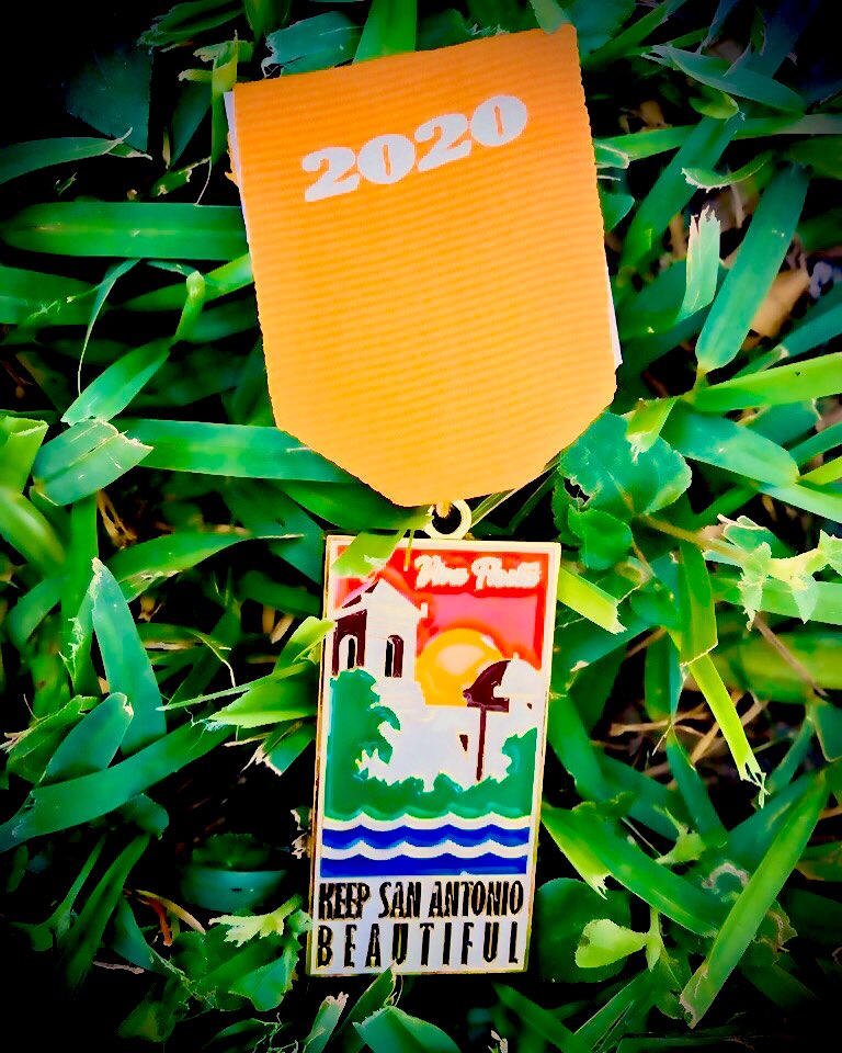 KSABeautiful's tweet photo. You know you want one?! 
#FiestaMedals #VivaFiesta #FiestaSA #keepSAbeautiful https://t.co/IVV06qHIlt
