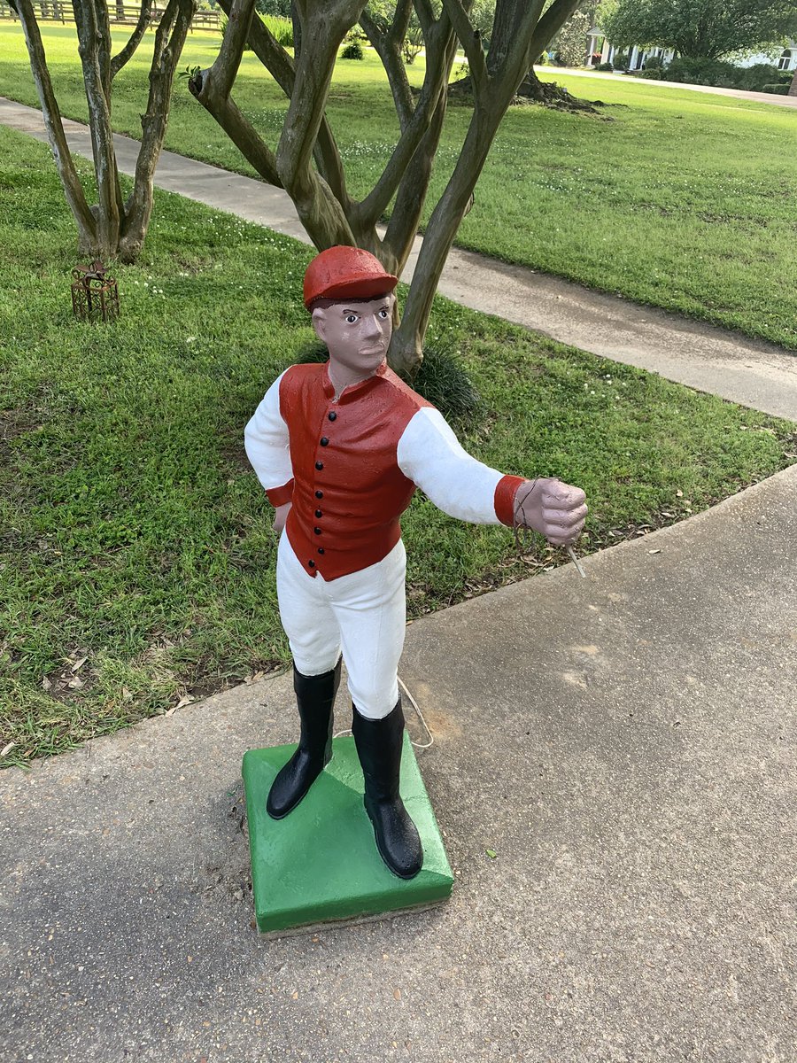 NancyDickens5's tweet photo. Someone got a makeover today! The official yard jockey for Low and Inside Stables changed from looking surprised to appearing rather haughty 🤔. No explanation other than I couldn’t find my glasses 🙄#mindlessentertainment @DH__Racing @bergenstables @acres_ranch @LifeOfBean https://t.co/QMHGSSErxz