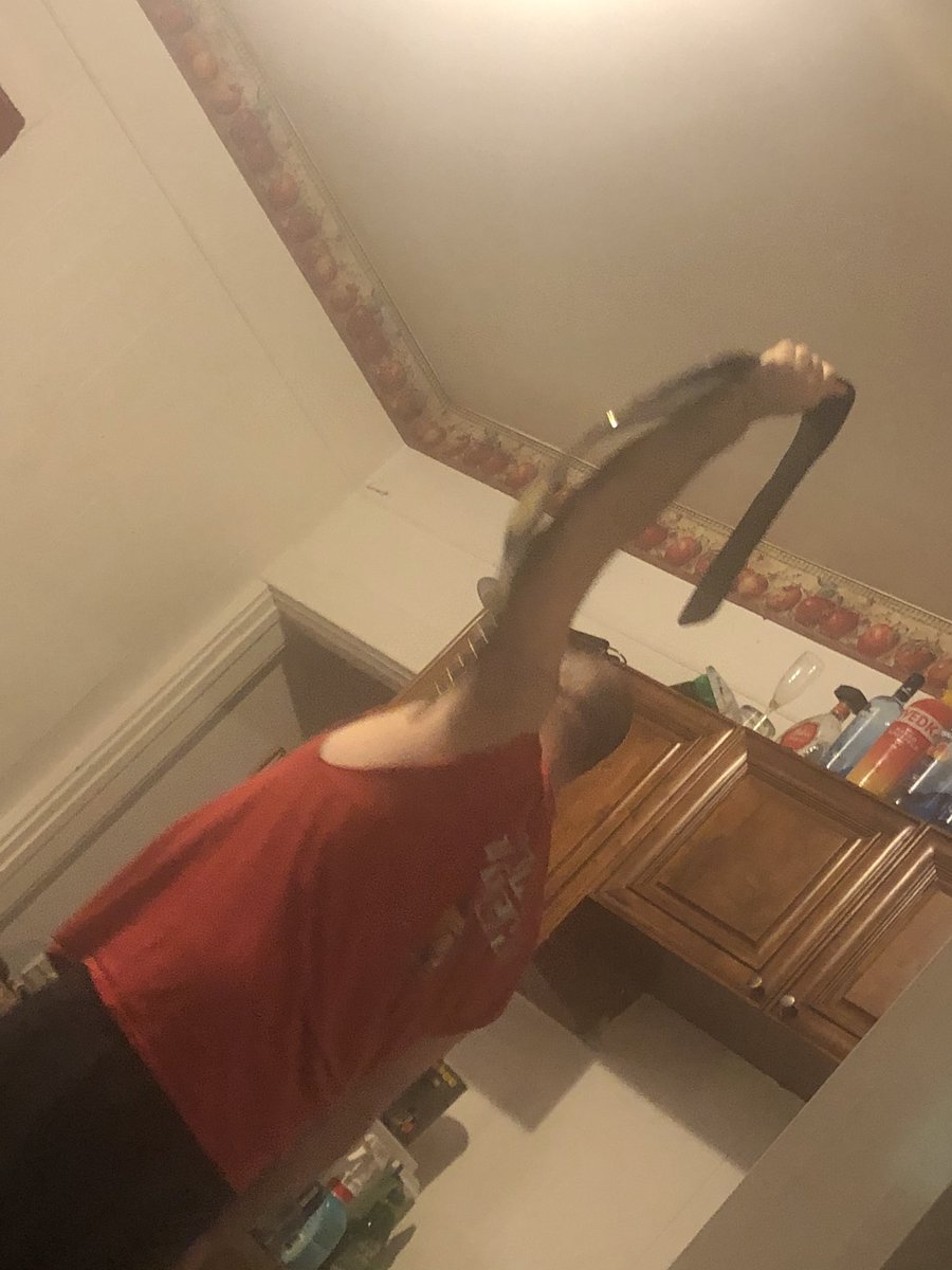 Holy shit Luke just took Cazzam out to regain his title!!   #WhyArentWeFilming?