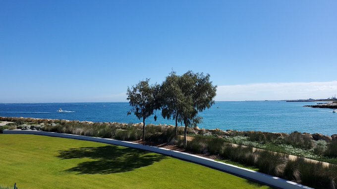 Good morning from Australia 😘 https://t.co/ZY1lFM3CX4