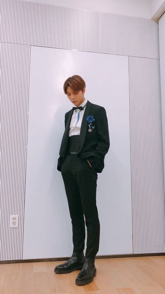Johnny- The one to take aesthetic pictures of each other outside your house- Chugged coffee before picking you up to make sure he is awake for the after-prom party