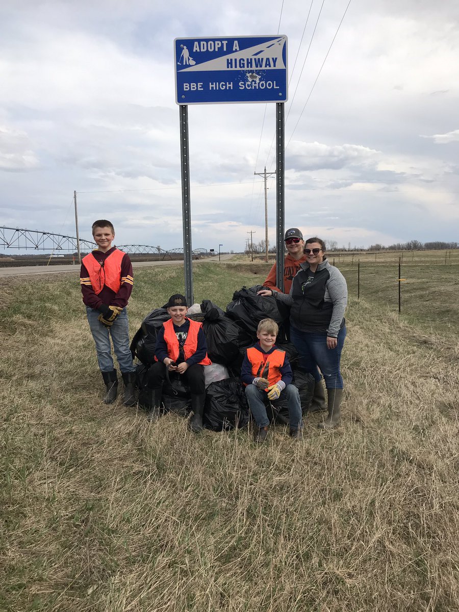 lspanierbbe's tweet photo. BBE Pride Challenge 2! #BBekind #BBEPRIDE #EarthDay @BBEschools https://t.co/qEb4jcc7TW