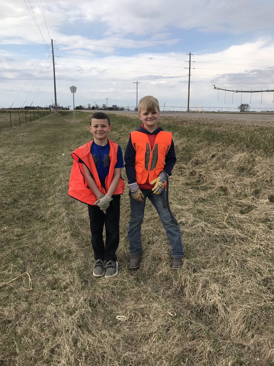 lspanierbbe's tweet photo. BBE Pride Challenge 2! #BBekind #BBEPRIDE #EarthDay @BBEschools https://t.co/qEb4jcc7TW