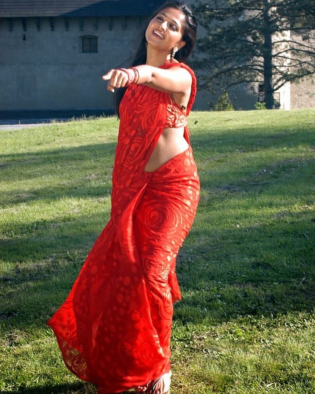 #AnushkaShetty 

#Anushka 

#actress #CineFlowTamil