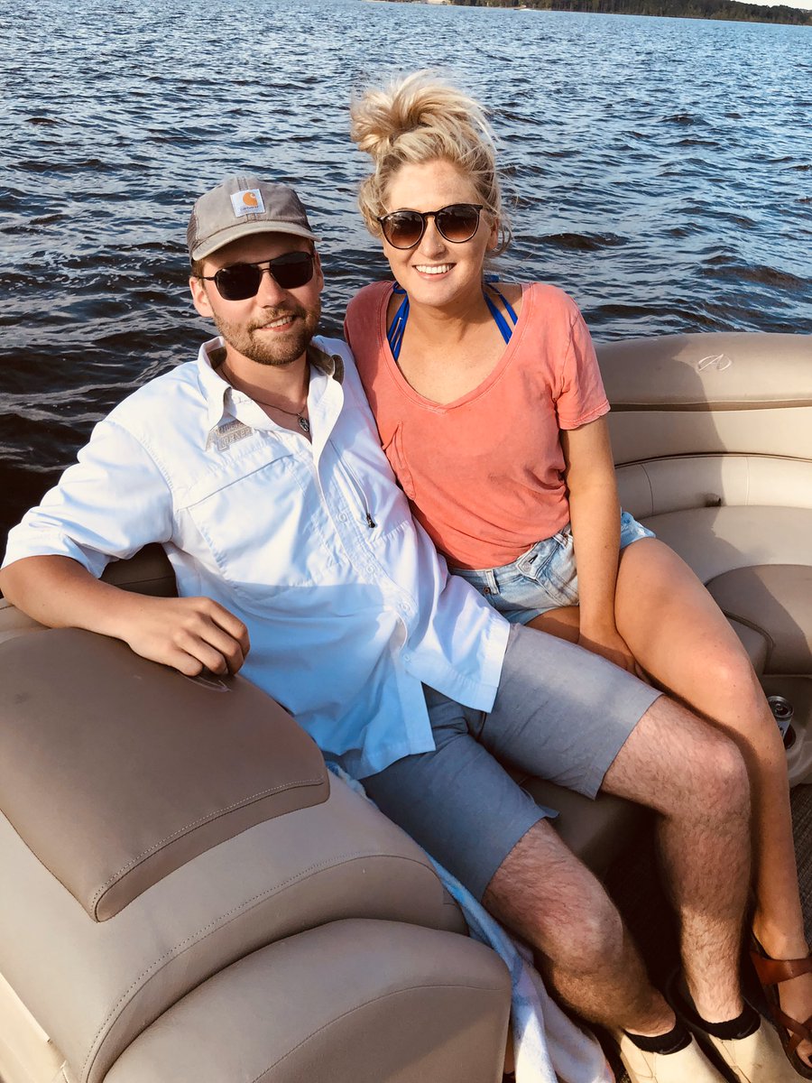 Gottmoe's tweet photo. I had fun getting a sunburn with you today 🌞 https://t.co/8PKwuuFCUt