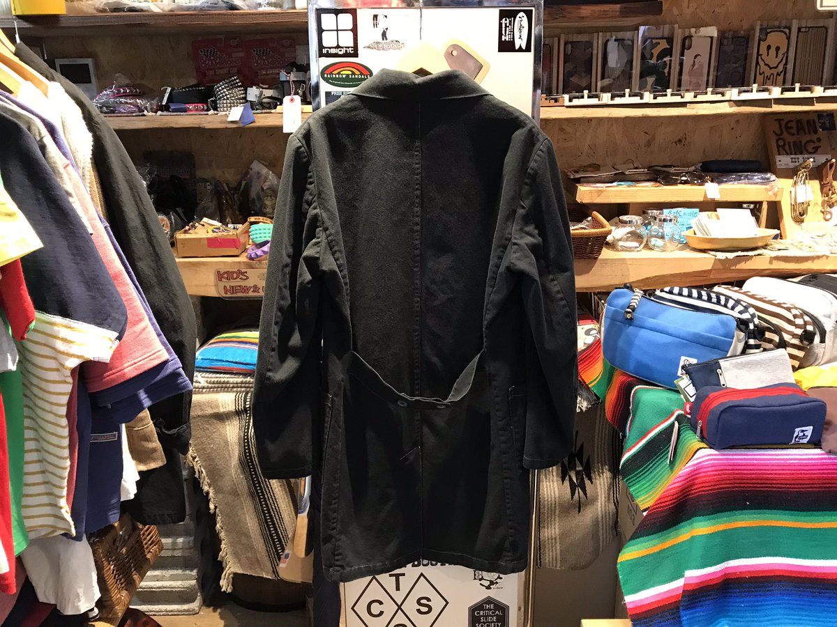 outsidekawasaki's tweet photo. LABWEAR
by Fraizzoli
Shop Coat
Black
MADE IN ITALY 🇮🇹
Size 42
Mぐらい
Price ¥22000→¥11000+tax
セール価格

後染めブラック
ステッチの白がポイント
サラッと着こなせます👍

#labwear #fraizzoli #italy #outsidekawasaki #フライツォーリ #イタリア製 #ショップコート #コート #黒染め #川崎 https://t.co/7ZMkf8mCVq