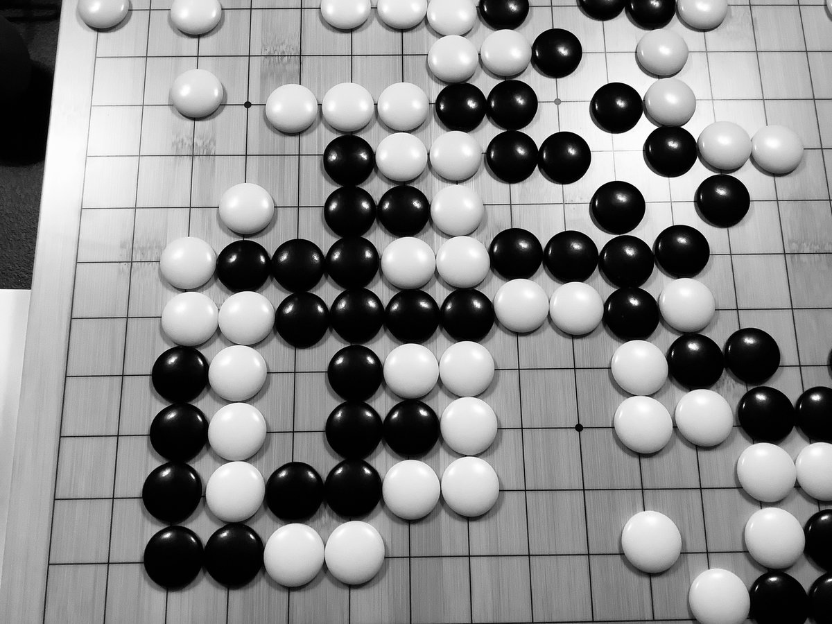 TongueGo's tweet photo. Strangling a beautiful nothing.
#GoStrategy #Life #Death #igo #Gogame #Goban #nobi #tenuki #tesuji #tengen #sansan #cornerinvasion #badukcafe #baduk #weiqi #weichi #GoLife #Badukbum #DanielML #Dwyrin #USGC #AGARating #Singledigitkyu #DDK https://t.co/OV4w6pN12r