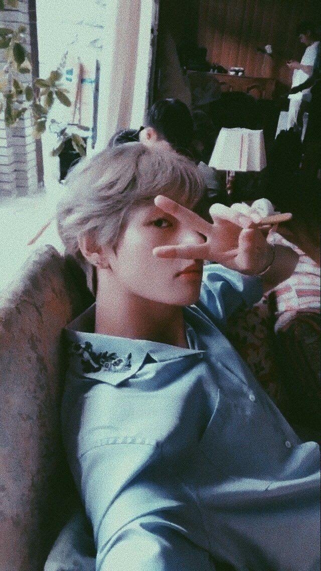 a thread of bts photos that should be made into polaroids