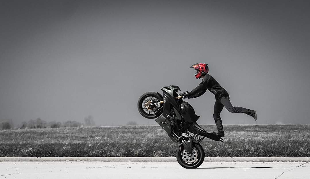 ProSheryl's tweet image. Stunting... #moto #motostunts #prostunts