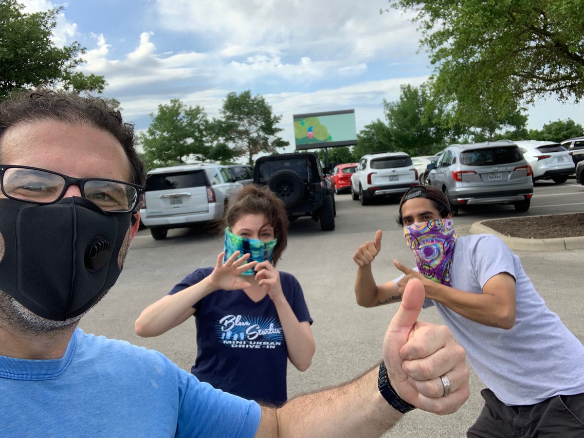 UrbanDrivein's tweet image. Inventing fire was pretty cool and all but we just invented the worlds first Daytime Drive-in movie experience... and it totally works! #BlueStarlite #ultimateoutdoorentertainment