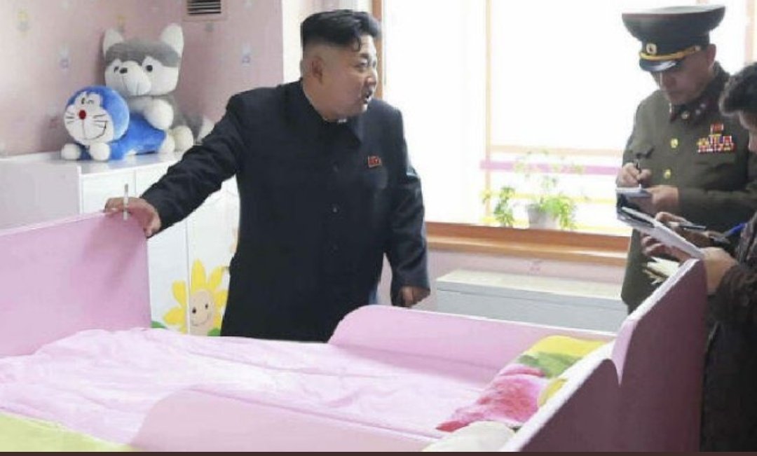 OverolEspacial's tweet photo. Voy a recordarte inaugurando hospitales para niños, con un pucho en la mano y con ositos de peluche culiando de fondo.
💔 https://t.co/6xE0BGHMOQ