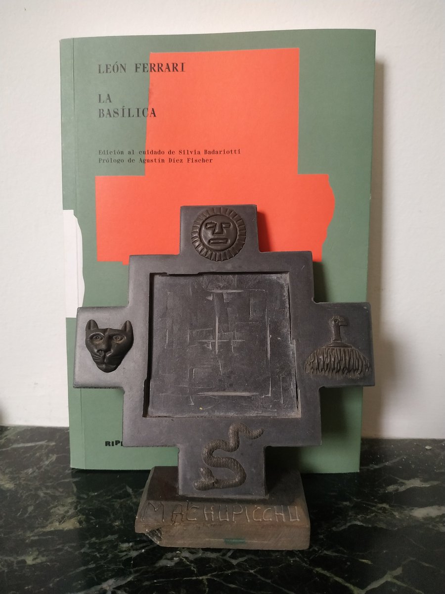 ripio_editora's tweet photo. #unlibroestá comparando cruces https://t.co/vIrQRKy8K5
