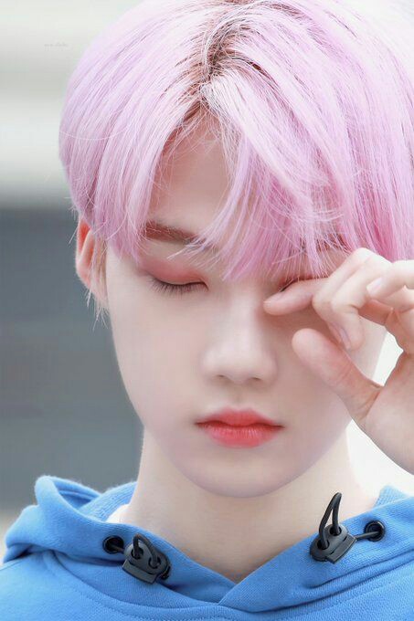 Chanhee being the prettiest person on the planet: a thread  #HAPPY_NEW_DAY  #뉴탄일