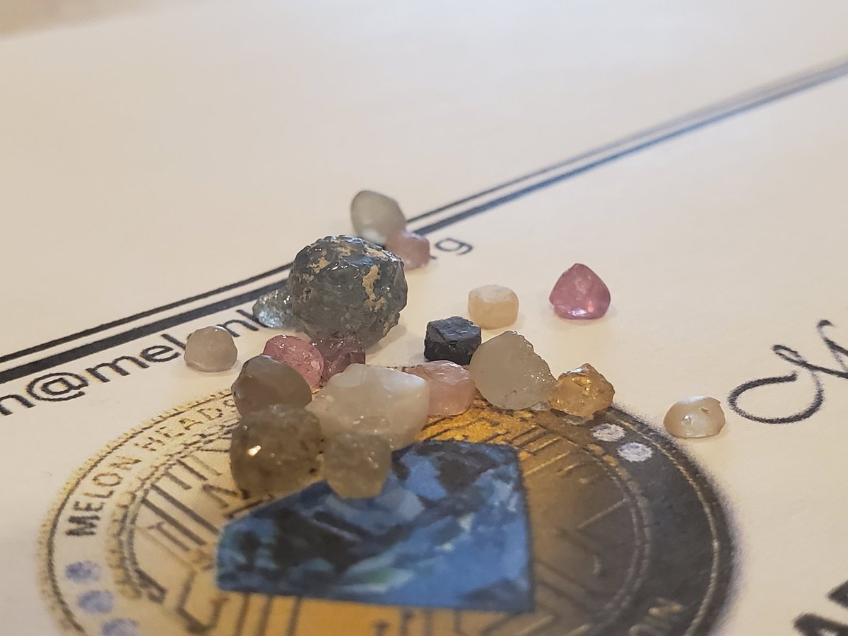 MHSP_Official's tweet photo. BUY ONE GET ONE FREE!
Randomly selected sapphires*, no determined carat weights.

Sale currently in our #Discord server, see our profile for a link. 😁

*Selection varies far more than the photo and an exact stone from the photo should not be expected, but is possible.👈 https://t.co/LgVralC4wK