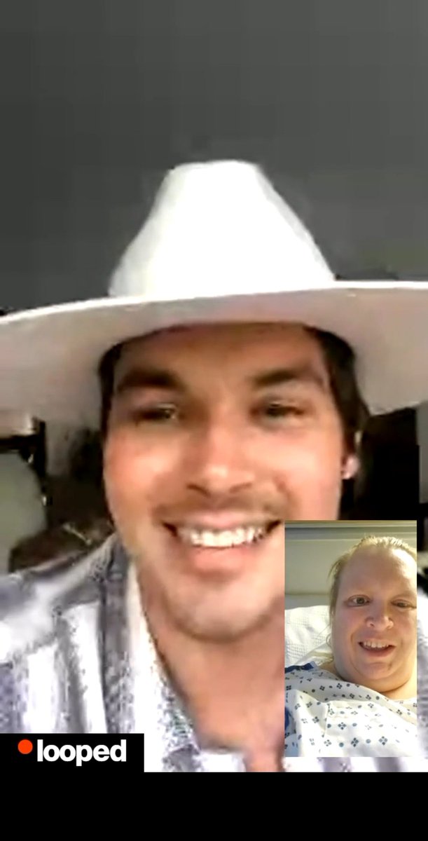 Thank you @loopedlive for the chance to talk with <a href="/tylerjblackburn/">Tyler Blackburn</a> 
#roswellnmtylerblackburnvip @cast4good it was an incredible experience
