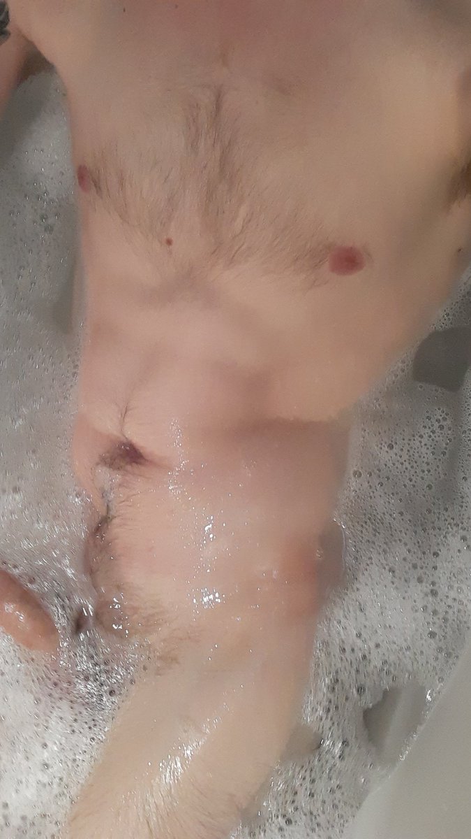 insomnius's tweet photo. Seeing as nobody is on my onlyfans I'll post this here instead, late night bath time ft peen #onlyfans #nsfwtwitter #sellingcontent #buyingcontent #bathtime https://t.co/MtICq4VDSt