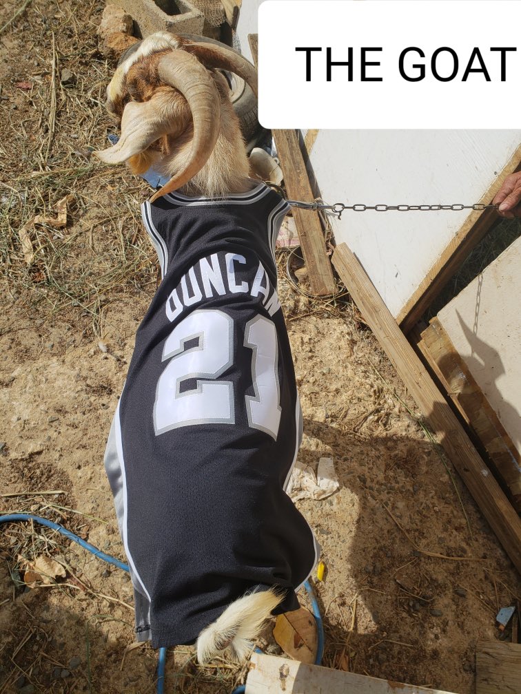 Happy Birthday to De G.O.A.T. Tim Duncan. 