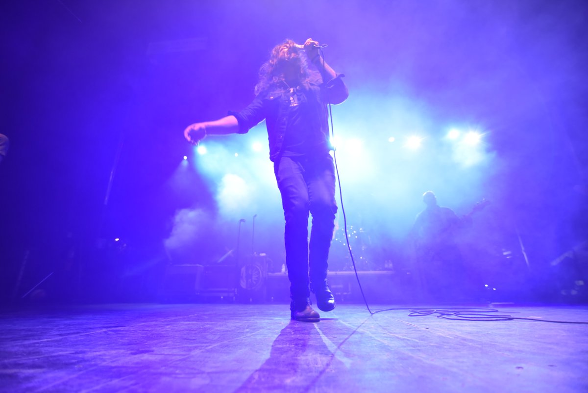 97xonair's tweet photo. Big shout to Adam Lazzara of @TBSOfficial!
The performance you just heard of @MCRofficial ‘I’m Not Okay’ was ACTUALLY Adam singing with their band! @gerardway was having issues with his throat before #97XNBT in 2004 so Adam filled in last minute!🖤
#97XNBStream https://t.co/NjTkPJT390