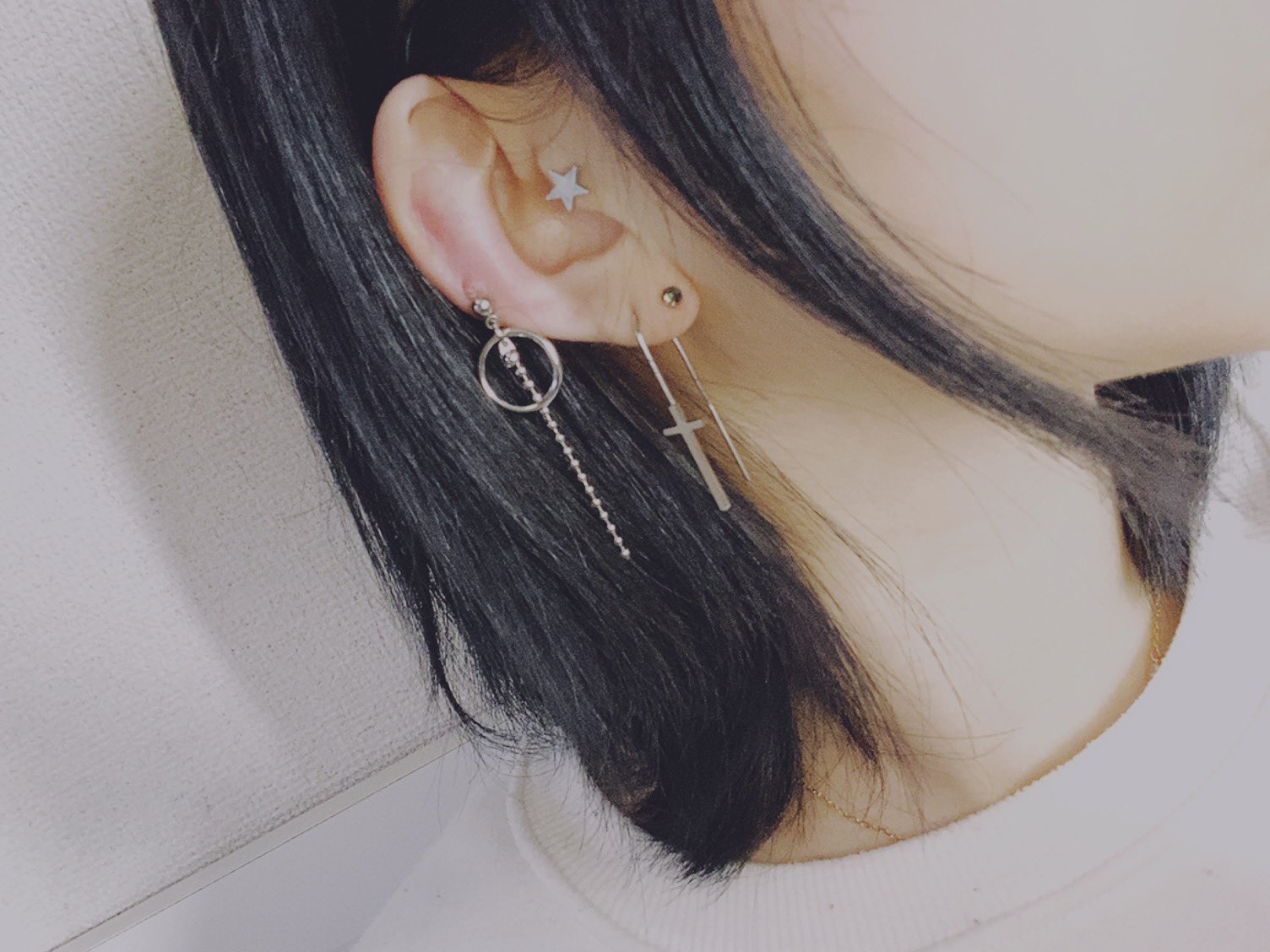佐藤梨菜 리나 11 10ワンマンinblaze ピアスかえたいかいたい ヘリックスあけたい 耳たぶぴあす好きくないから 軟骨だけばっちばちにしたい 説得力のなさ 各推しと同じ位置あけてたら穴だらけになっちゃった ピアス女子 T Co Io5r3or0a4