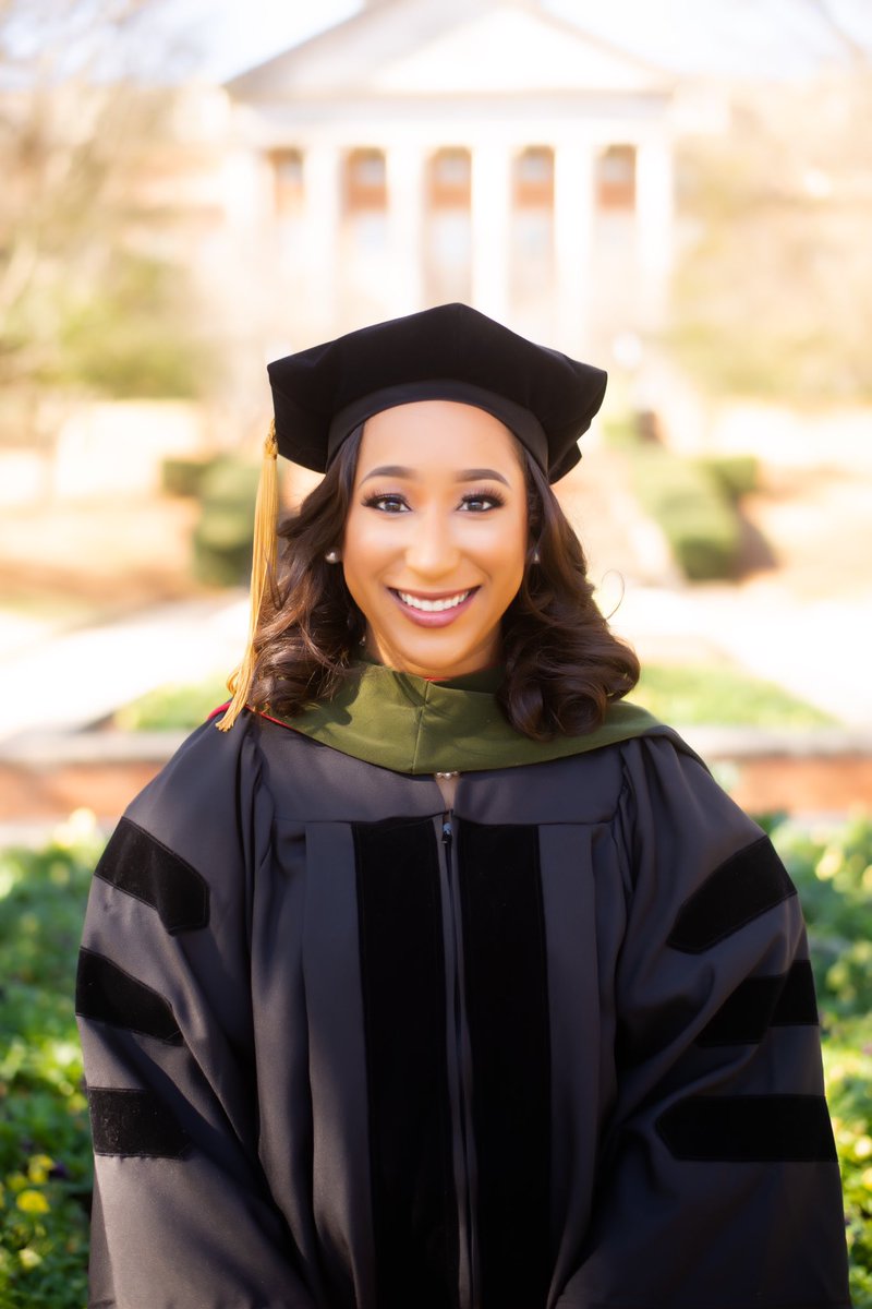 Briaterez's tweet photo. Dr.Bria Terez Lewis, PharmD, MPH🎓🍾 https://t.co/A3IgdE4iOO