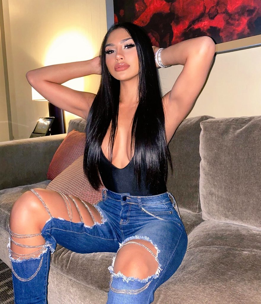 All these date nights in the same place 😂
#BabyImASavageSaturday