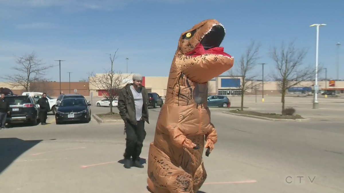 One grocery store shopper was looking to bring a laugh to customers and employees with her t-rex costume. ctv.news/kQjSG2S