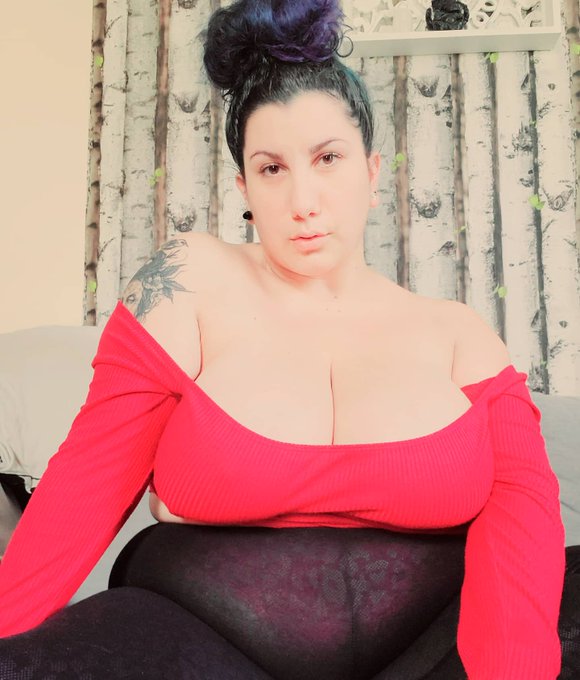 Off day filled with #selfcare https://t.co/AlSSqVsWUY<a href="/tag/selfcare"class="tags">#selfcare</a>