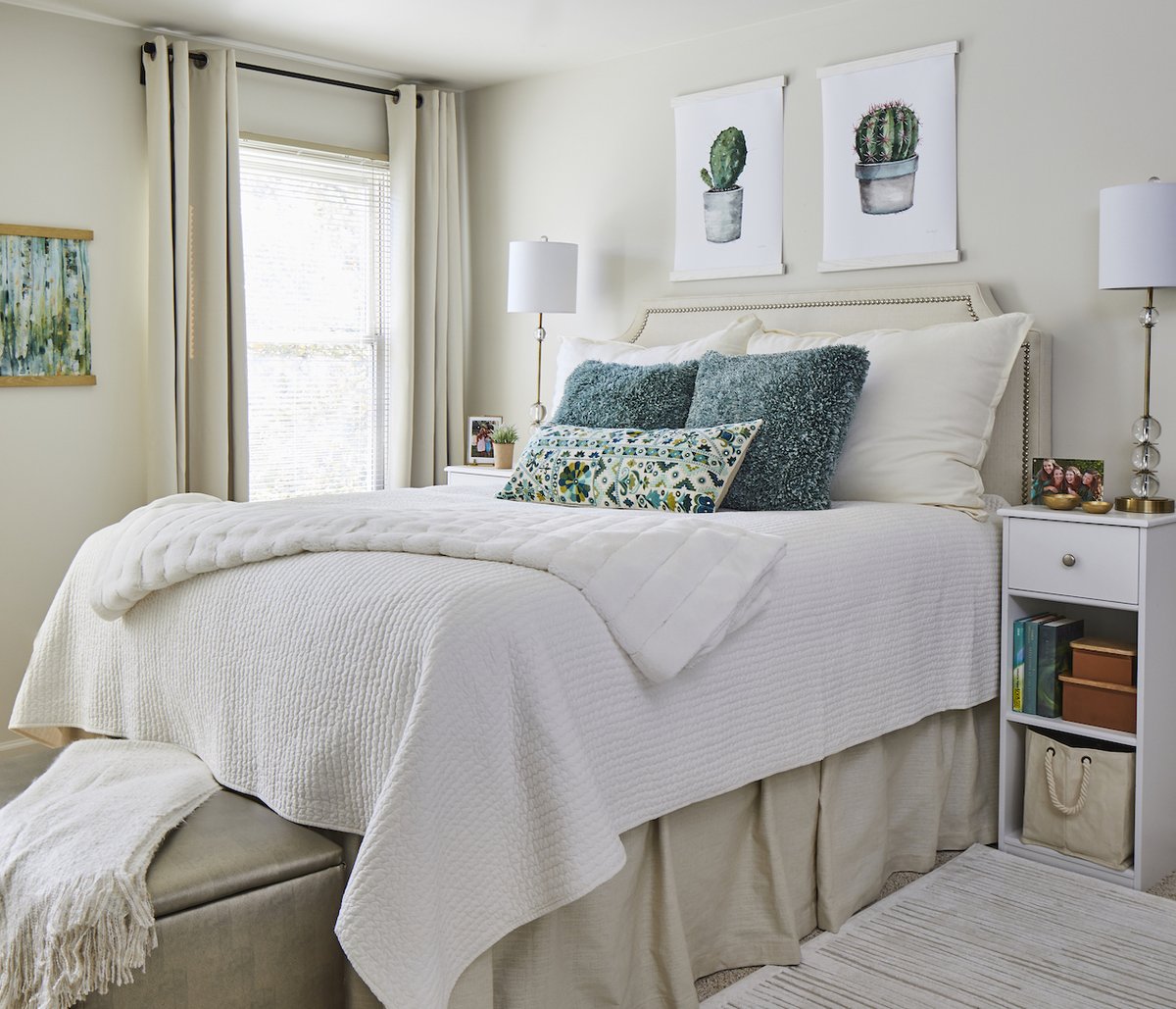 _DormDecor's tweet photo. Looking to upgrade your apartment bedding next year? We've got you covered! Be sure to check out our selection of FULL+QUEEN bedding on our website 💚 #dormdecor
https://t.co/rRliNmOFFO https://t.co/MCCex1tAW2