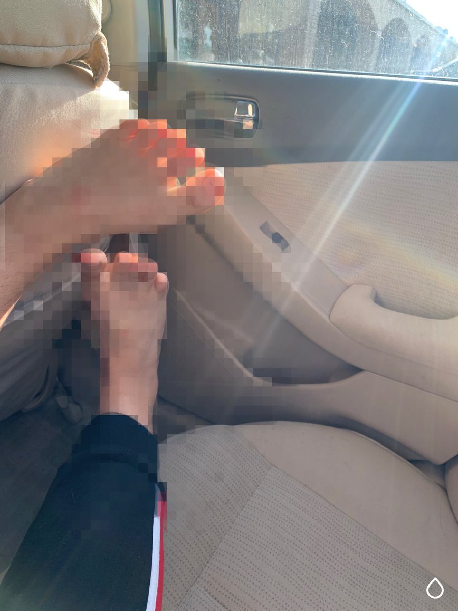 heyitsbrittney2's tweet photo. Golden hour pt. 2 🌞
Message me for non blurred photo and more!! 

☀️

☀️

☀️
#barefeet #beautifulfeet #collegegirl #cashslave #blackpolish #feet #feetbuyer #feetfetishworld #feetfettish #feetlover #feetpicsforsale #feetpics #footfetish #footgoddess #footfetishworld #footworship https://t.co/pRfV0TdalY
