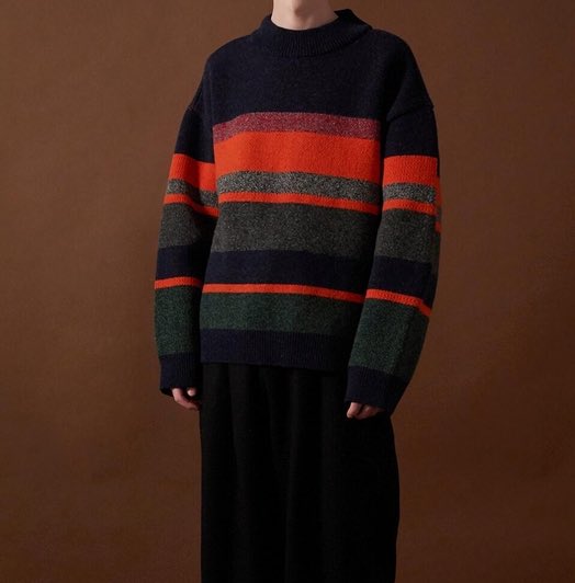  https://us.wconcept.com/stripe-wool-knit-sweater-451296278.html