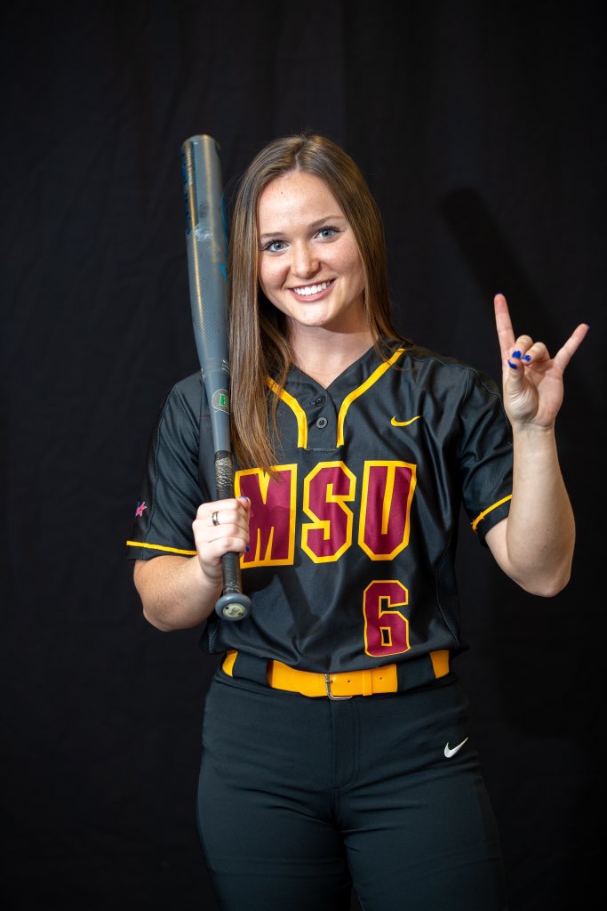 MslindgrenSuzie's tweet photo. It’s SENIOR DAY!!! 🎉❤️💛🐎
Wasn’t the senior day we hoped for but not going to miss a chance to celebrate all her accomplishments! So very proud of you!!💖
#stanggang https://t.co/feGy229mug