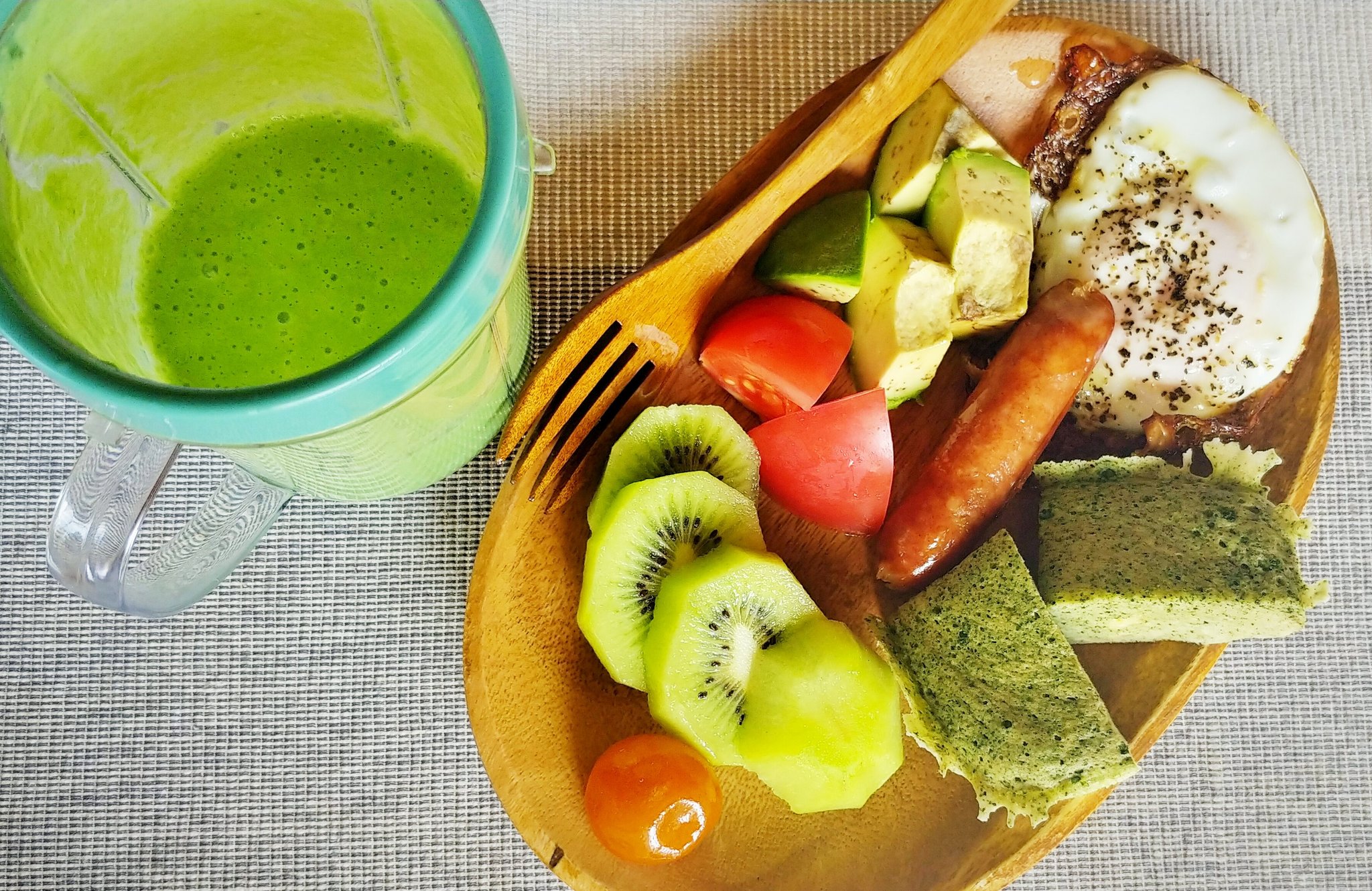 夏川あざみ おっはようございます 快晴 毎朝食べてたけど久しぶりの投稿 朝ごはん 16日目 おからパウダー おから蒸しパン 抹茶味 スムージー 今日のスムージー ほうれん草とバナナのヨーグルトスムージー 自家製 金柑の甘露煮 自炊 自炊