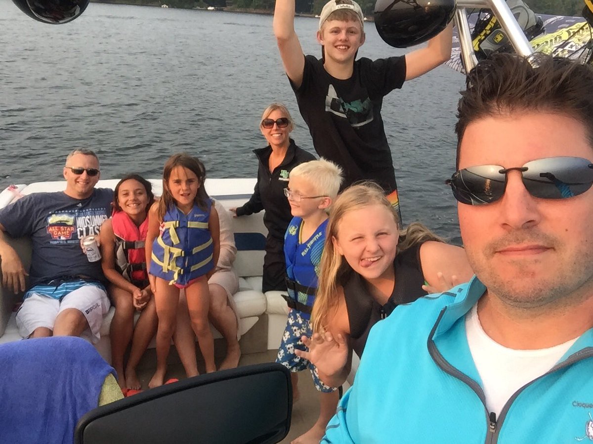 Ryan Hanson tweet media