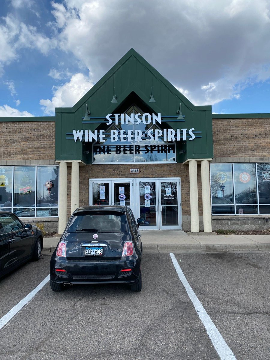 MarcyArts's tweet photo. 30 more minutes until @stinsonwbs closes for tonight. If you have time, head over, and thank them for supporting #MarcyArts during the #ReverseGala

Then, thank them again during their store hours of:
Sundays: 11-6
Mondays-Saturdays: 12pm-8pm https://t.co/MlObJnWrXR