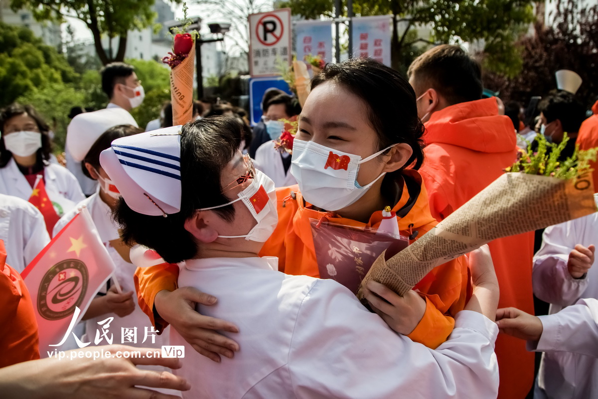 PDChina's tweet photo. On Saturday, the Chinese mainland reported:

- No new #COVID19 deaths
- 6 new domestic case and 5 more imported cases
- 30 asymptomatic cases
- 801 active cases in total, including 51 in critical condition https://t.co/cQRvcjGQfx