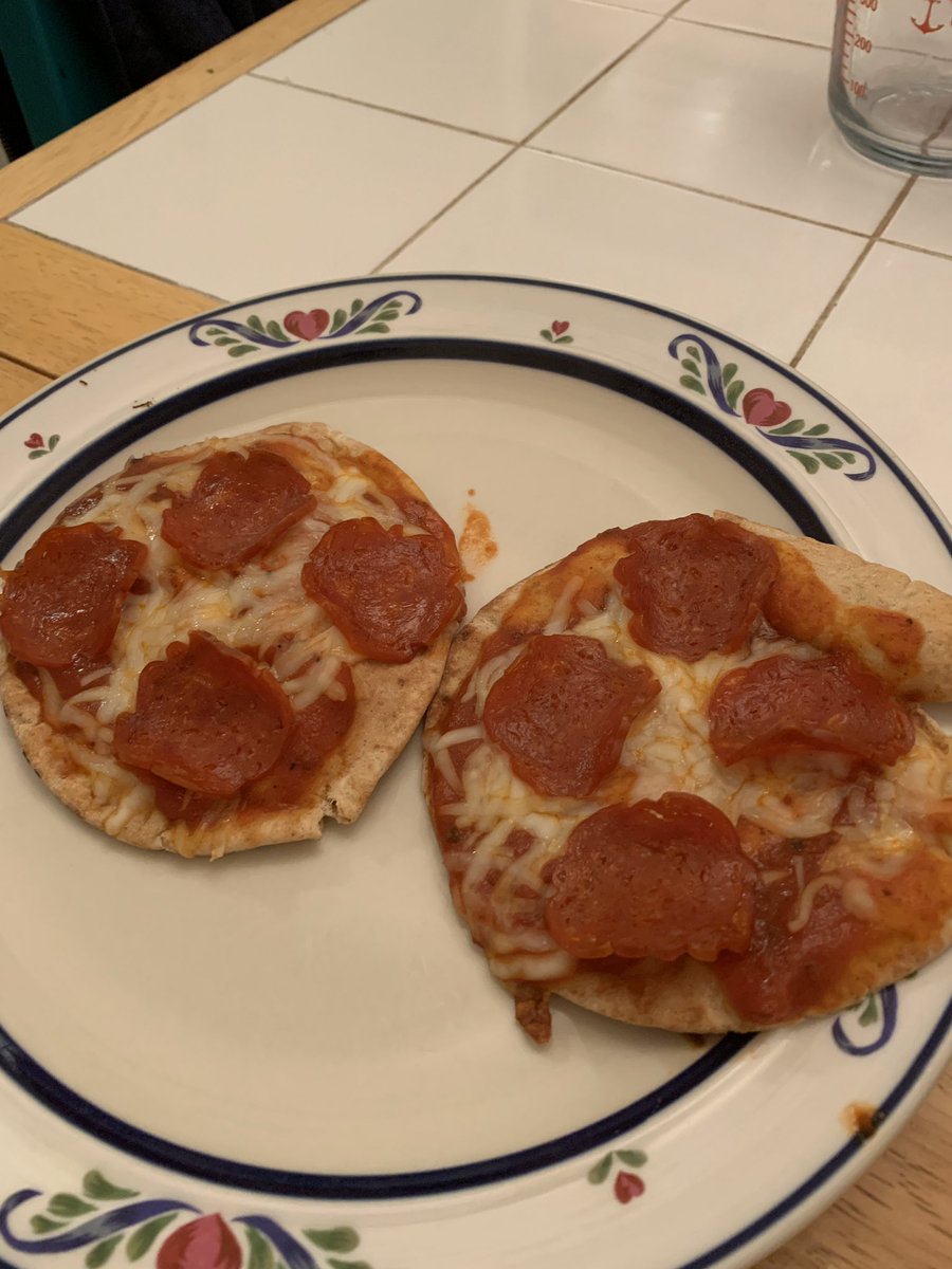 These look like the saddest pizzas ever but they were really good, I promise!