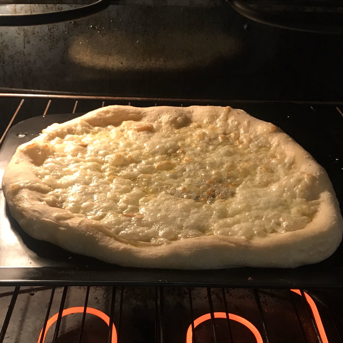 matthewb85's tweet photo. Oh, and the Quattro Formaggi @hogandhominy @MayorMemphis #SaferAtHome #MayorsMealChallenge https://t.co/CCyMFIFTML