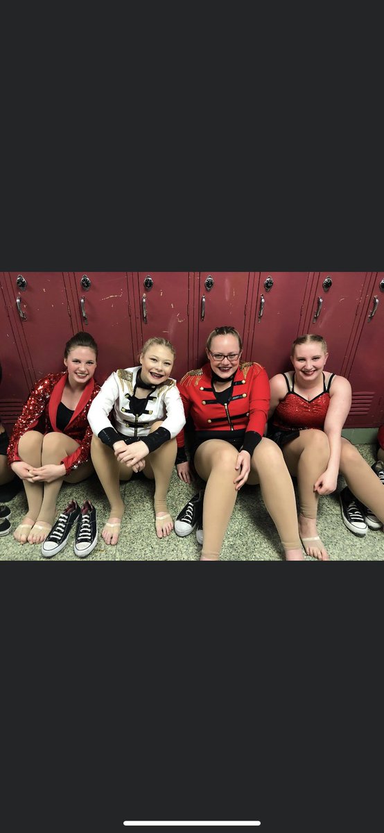AlyssaLeighT's tweet photo. Gosh, I will forever love this studio. I never would have dreamed that I would get so lucky to become a dance teacher here, but man they really have my heart❤️ #Danceexpress https://t.co/by8F6WNmgs