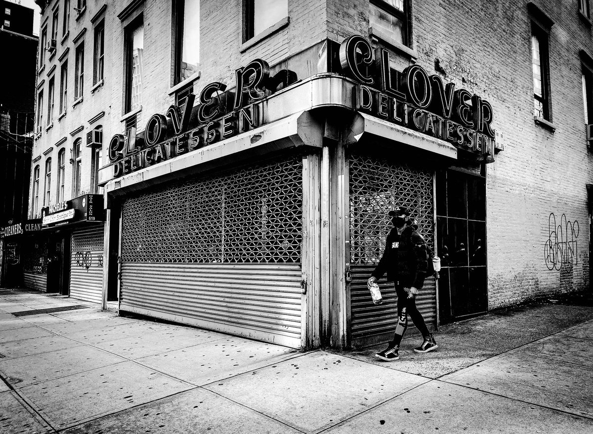thorstenroth212's tweet photo. #SnapshotsOfGotham #delicatessen #harekrishna @KatzsDeli @BeautyandEssex 
.  
#urbanlandscape #NYskateofmind #midtown #LES  #Manhattan #coronatimes #covid_19
. 
#onassignment #NYstateofmind @thorstenroth212 @studios594 #NYC https://t.co/TRHoIauGdr