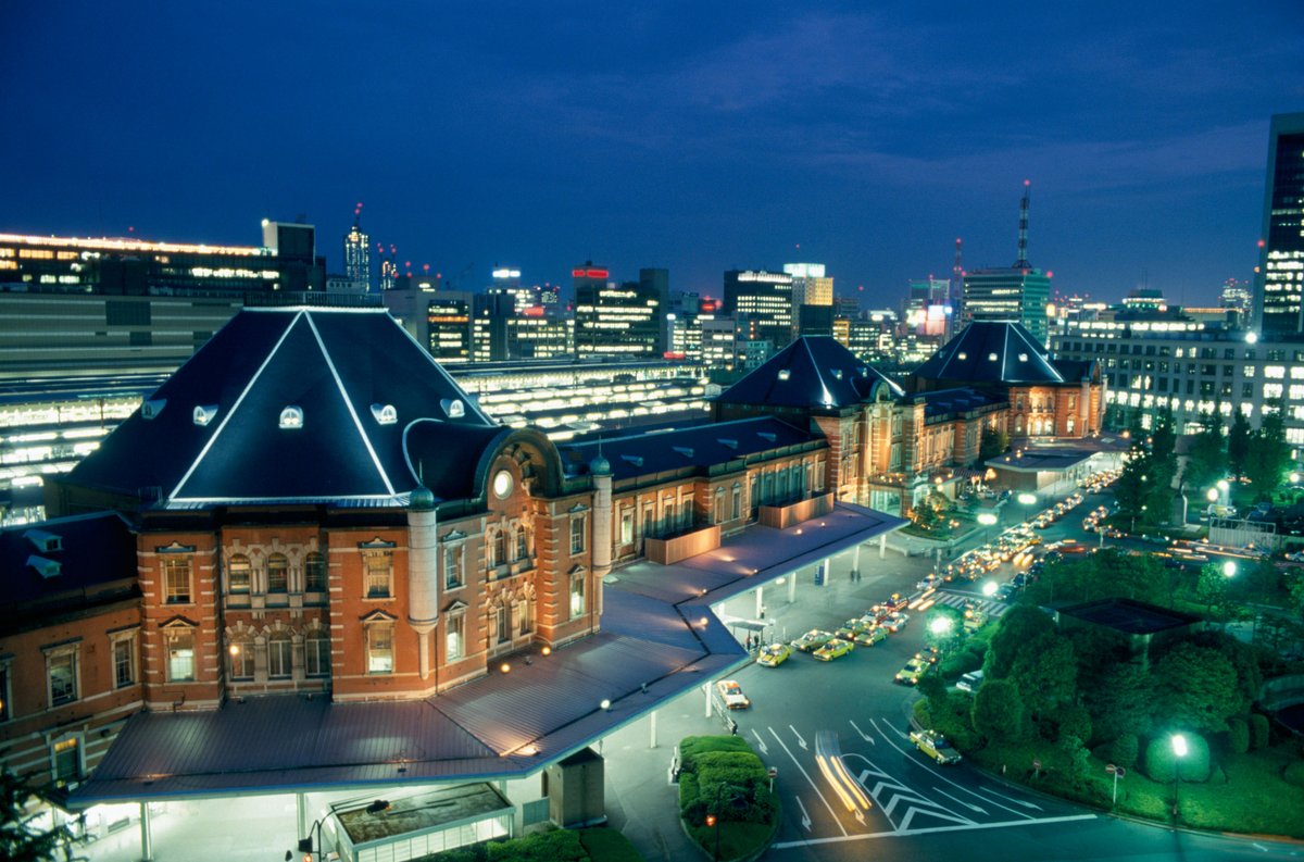 東京都庁広報課 Stayhome 昔の東京を思い出しながら 家で過ごそう 24年前の 今月の東京 1996年 平成8年 4月 東京駅 千代田区 丸の内口です 赤レンガの駅舎がライトアップされています 東京駅 東京の駅 東京都庁広報課 Stayhome 昔の東京を思い出しながら 家で過ごそう 24年前の 今月の東京 1996年 平成8年 4月 東京駅 千代田区 丸の内口です 赤レンガの駅舎がライトアップされています 東京駅 東京の駅