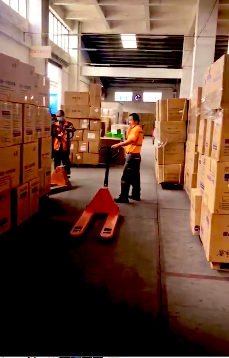 HCI_Singapore's tweet photo. 2 AirIndia &amp; 1 BlueDart flts in two days bringing in about 78 tons cargo to India as part of 1 million PPE kits being acquired thru a #Singapore-based company. More to come...
Pics from ground of today’s @airindiain ops; @BlueDart_ flies in this evening. 
 #IndiaFightsCoronavirus https://t.co/zM1ZIQef3u