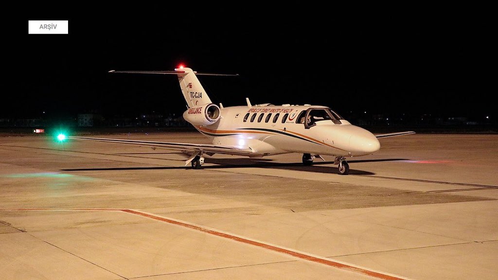 İsveç'teki Türk hasta için ambulans uçak gönderilecek

#İsveç'te Kovid-19 testi pozitif çıkmasına rağmen tedavi edilmeyen Emrullah Gülüşken’i TÜRKİYE’ye getiriyoruz.Üstelik bu hizmette ücretsiz,

T.C.vatandaşı olmak ayrıcalık...

#ÜlkemleGururDuyuyorum
#BizBizeYeterizTürkiyem