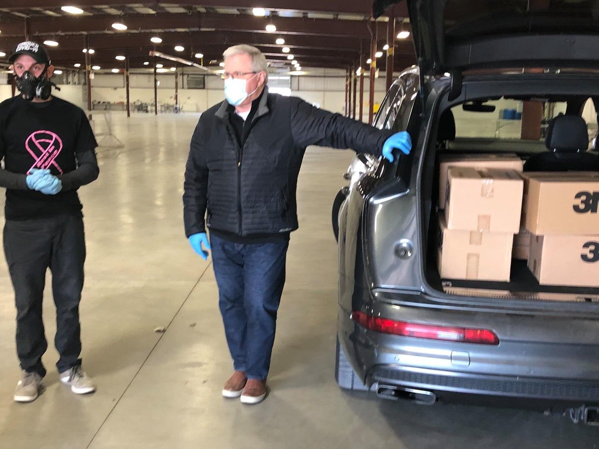 On Wed, April 22nd  @TSNBobMcKenzie along with Ryan Chaisson delivered the following donations on behalf of  @conquercovid19:· 440 N95 Masks · 300 KN95· 1000 (Showa) gloves· 1000 L (Nitrile) gloves· 1000 L (Microflex) gloves· 1000 XL (Microflex) gloves