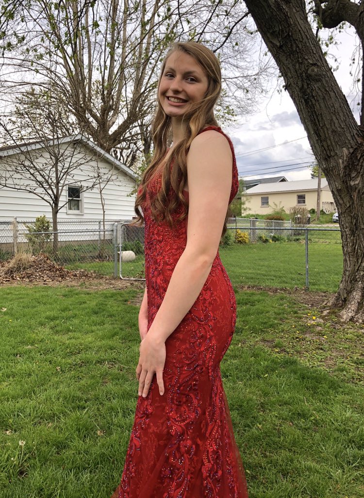 mcconnellk44's tweet photo. Not how I expected my first prom #CHSPROM20 ❤️ @CirclevilleYB https://t.co/A46IjY7osW