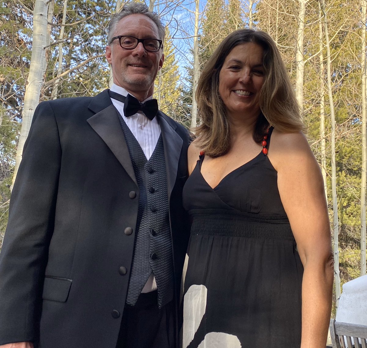 kd8189_kim's tweet photo. Have a great Prom SHS!#SummitProm2020 https://t.co/otznHa7eIV