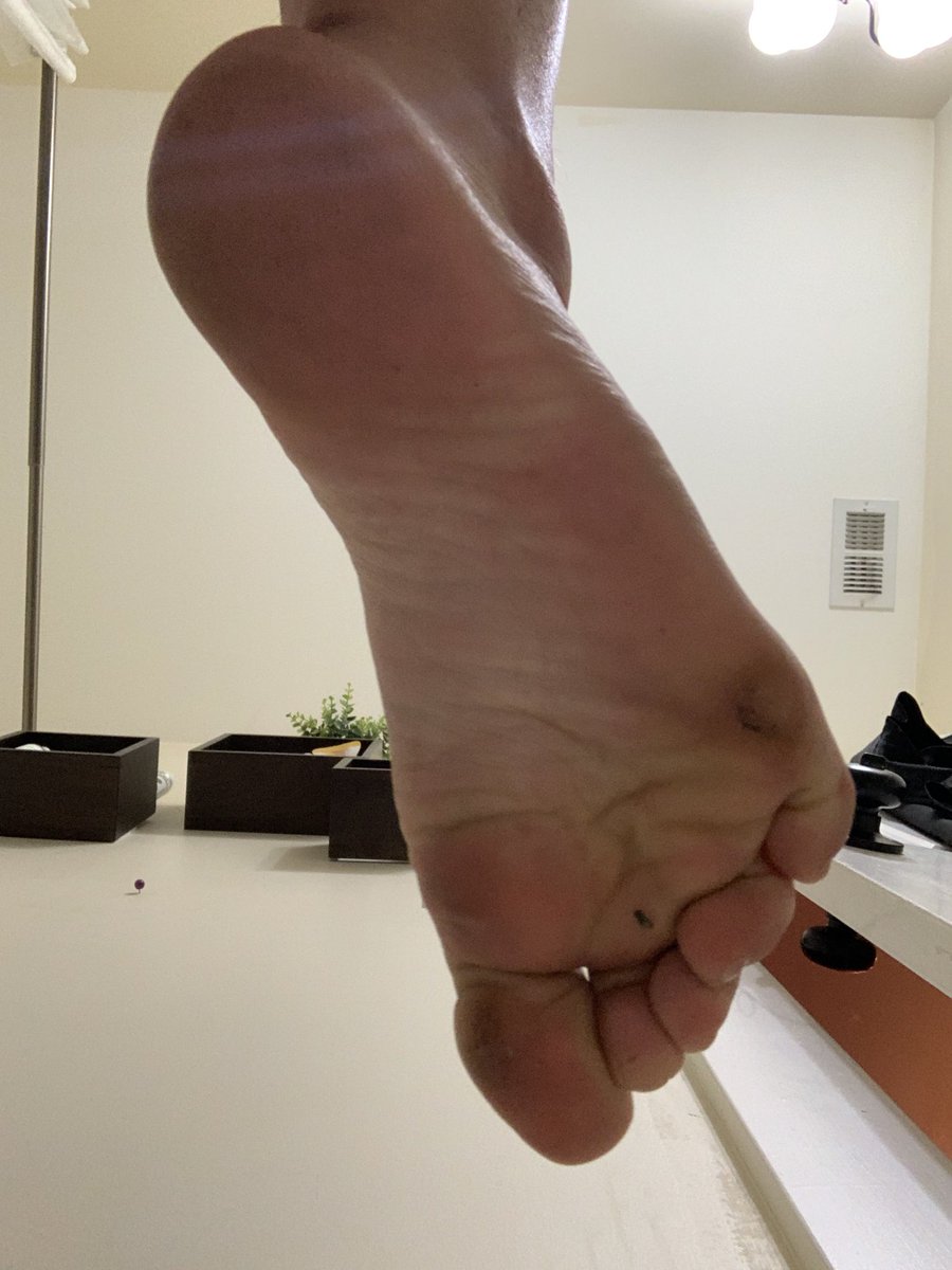 heyitsbrittney2's tweet photo. Dirty smelly sole 🦶🏼
Message me for the other one! 
❤️
❤️
❤️
#barefeet #beautifulfeet #BALLETFLATS #blackpolish #cashslave #collegegirl #feet #feetbuyer #feetfettish #feetpic #footfetishnation #footfetishworld #FootFetish #footpicsforsale #footworship https://t.co/EfYcvkcipR