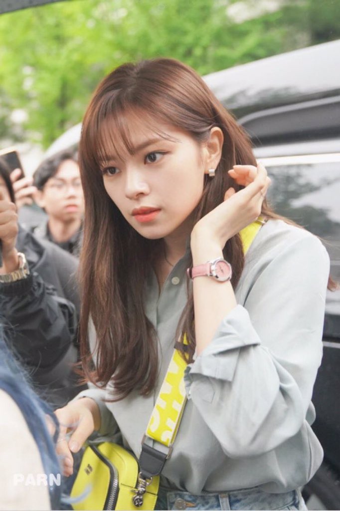 all jeongyeon pictures drive me crazy, but these in particular...WHEW